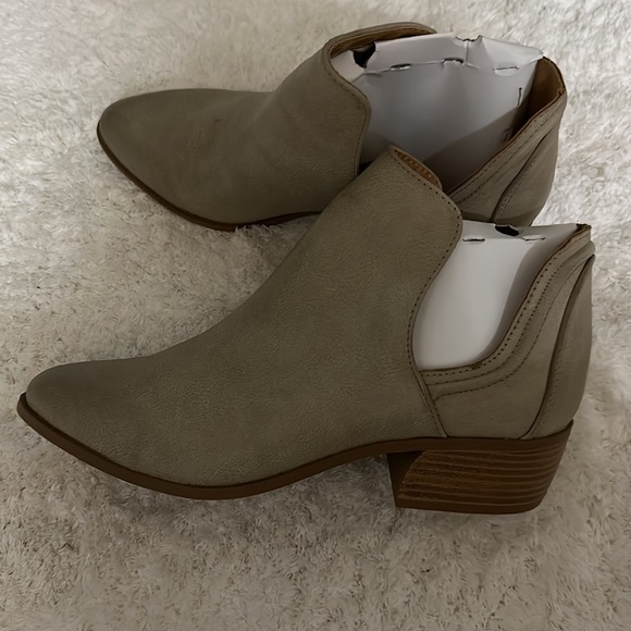 Womens booties - Picture 5 of 10